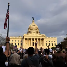 democracia e direito de defesa